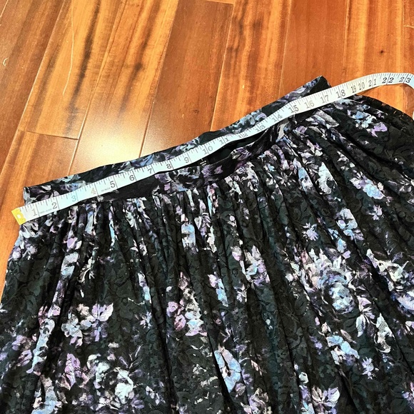 Torrid Black Purple Skirt Lace Mini Midi Floral Elastic Waistband A-Line Size 1X - Picture 7 of 8